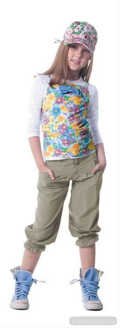1215_girls_in_shorts_10.jpg